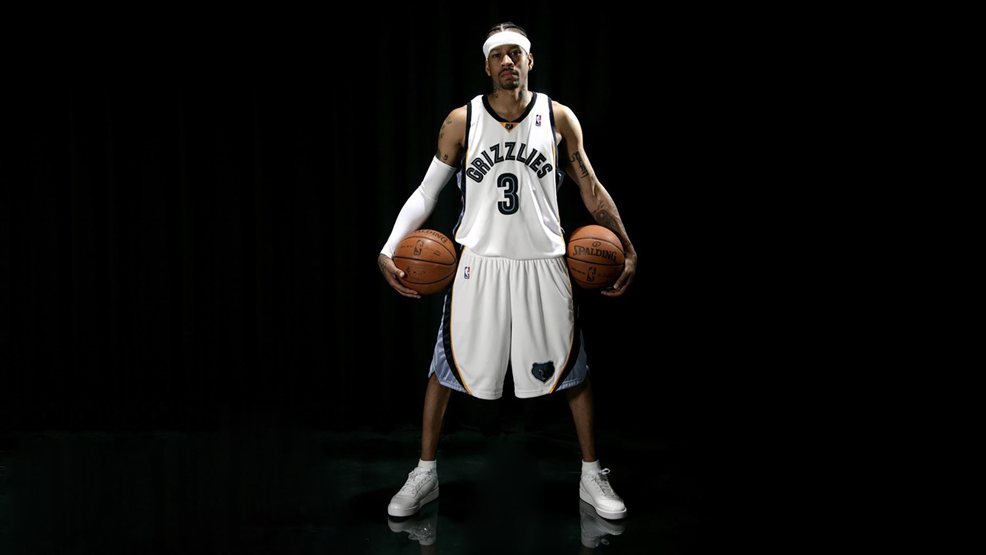 开云-绿茵场与硬木地板的交响曲，当德甲争冠夜遇见全力詹的王者证明